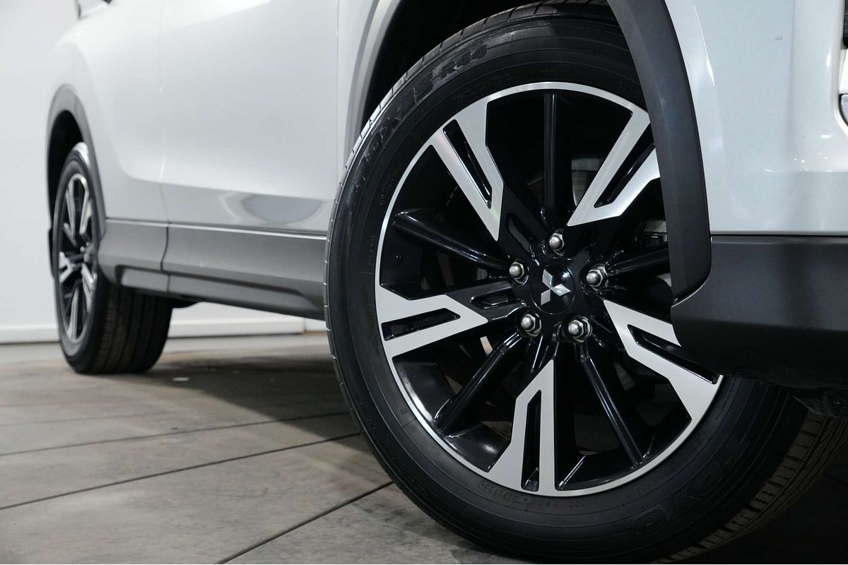2023 Mitsubishi Eclipse Cross LS YB
