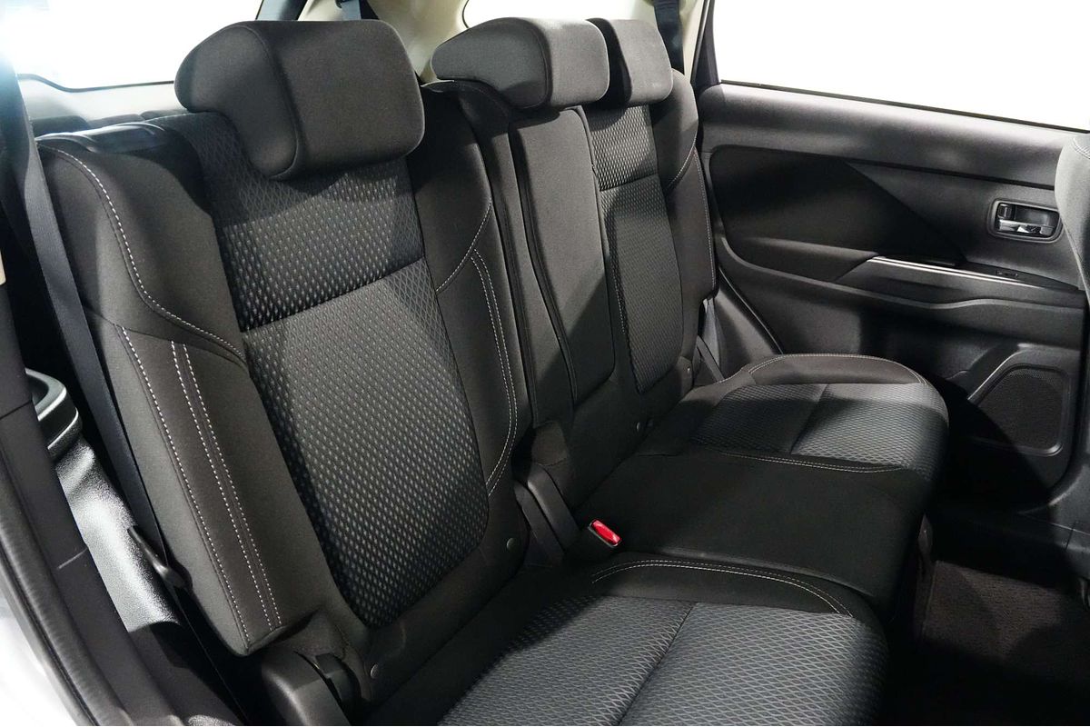 2020 Mitsubishi Outlander ES ZL