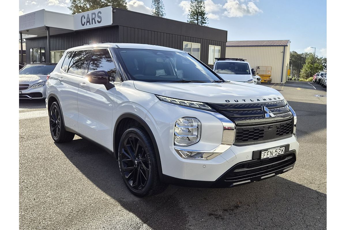 2023 Mitsubishi Outlander Black Edition ZM