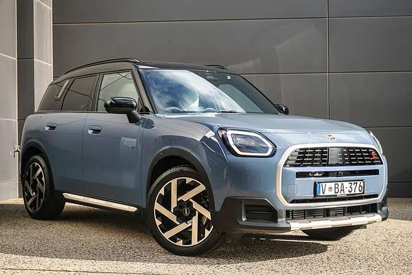 2025 MINI Countryman S Favoured U25