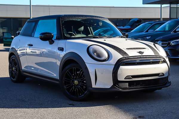 2023 MINI Hatch Cooper SE MINI Yours F56 LCI-2
