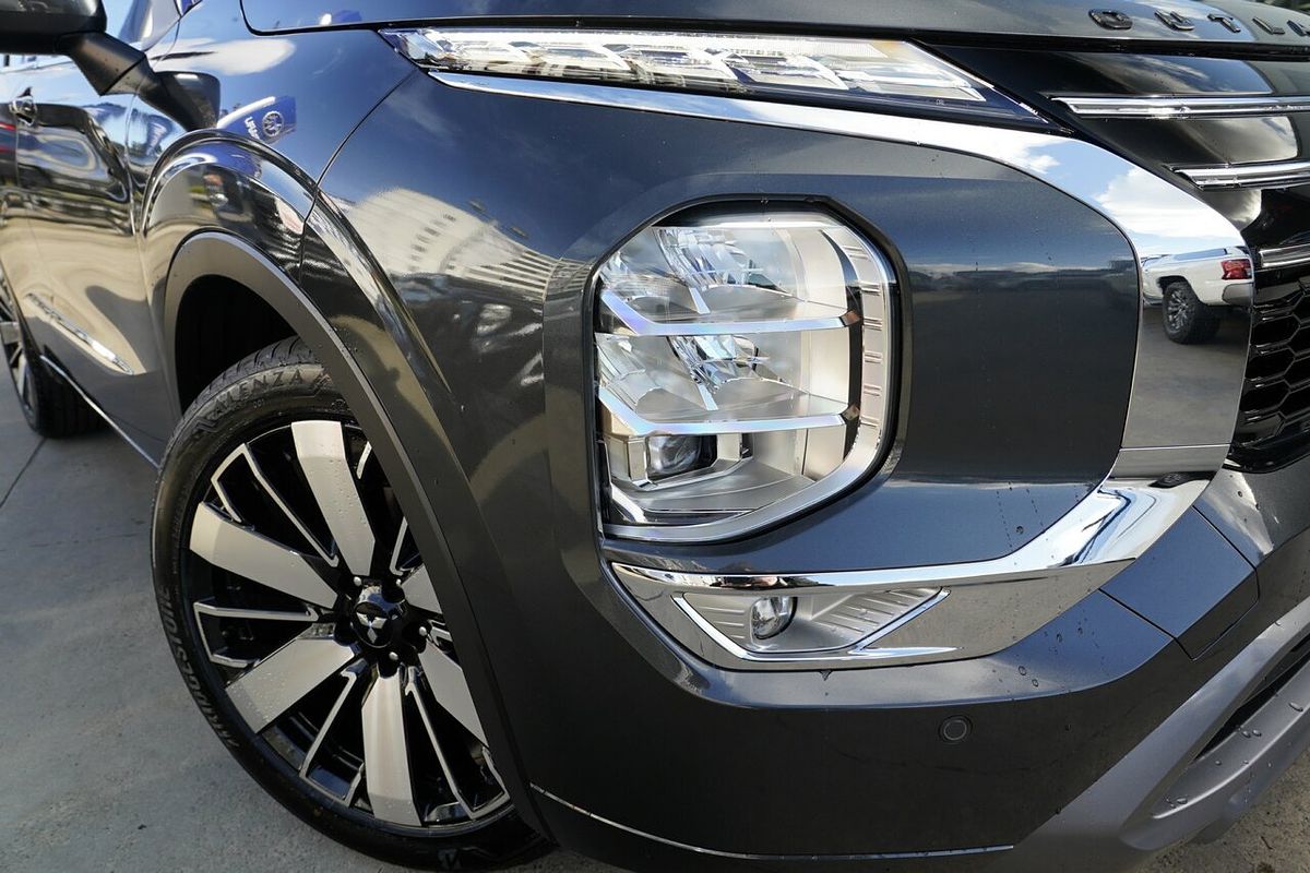 2025 Mitsubishi Outlander Exceed Tourer ZM