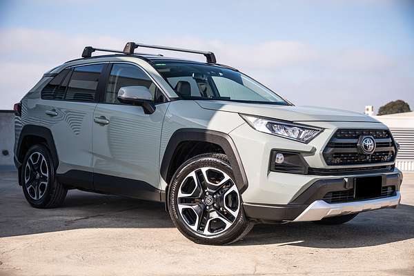2020 Toyota RAV4 Edge AXAA54R