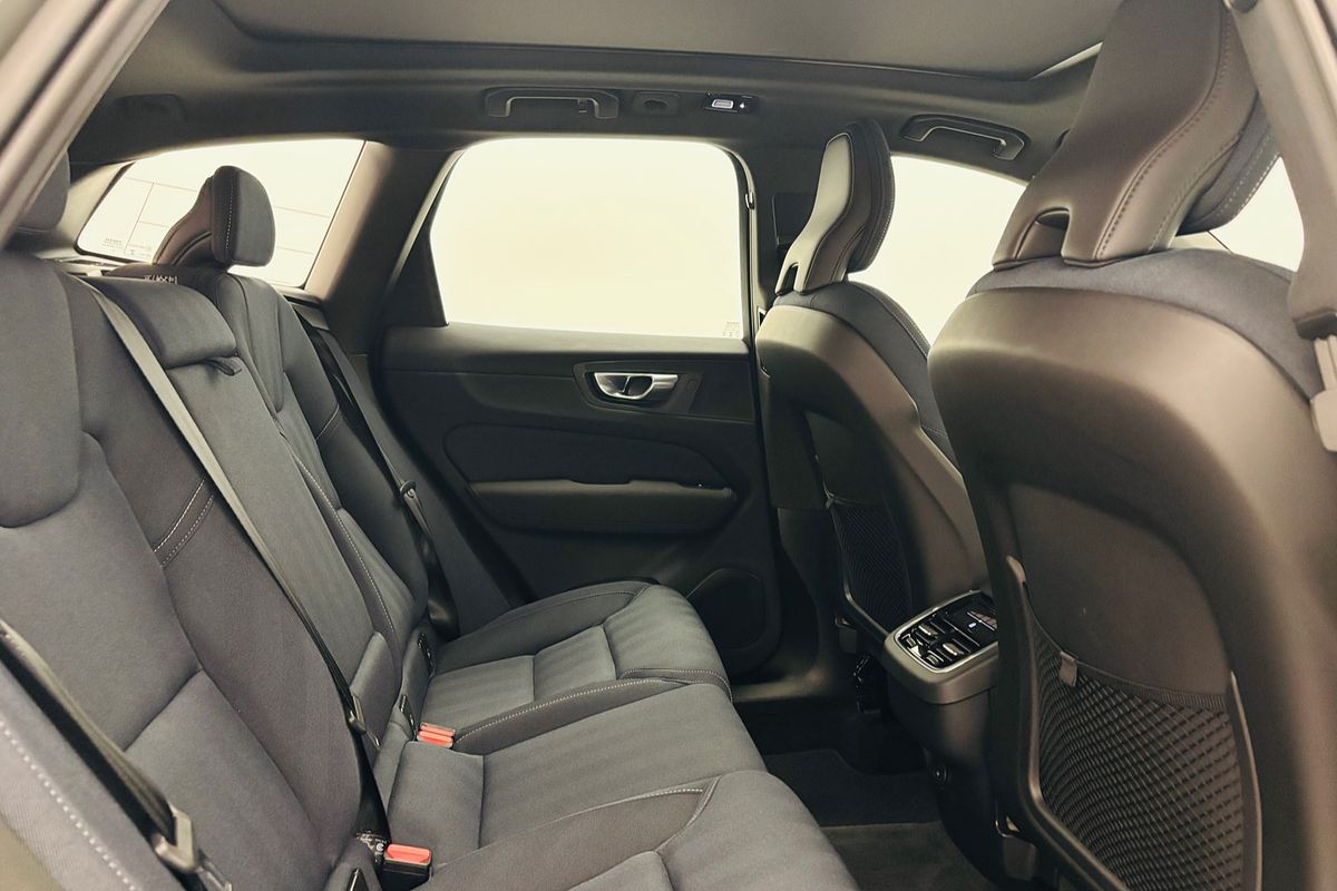 XC60 UZ MY26 Plus B5 Bright Wagon 5dr Spts Auto 8sp AWD 2.0T/10kW (Mild Hybrid)