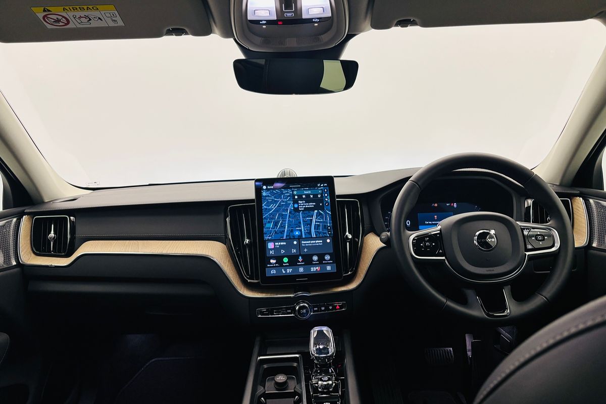 XC60 UZ MY26 Ultra B5 Dark Wagon 5dr Spts Auto 8sp AWD 2.0T/10kW (Mild Hybrid)