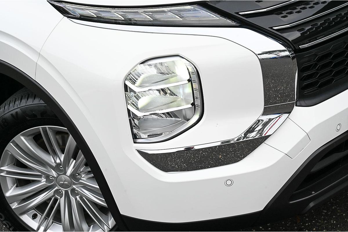 2023 Mitsubishi Outlander ES ZM