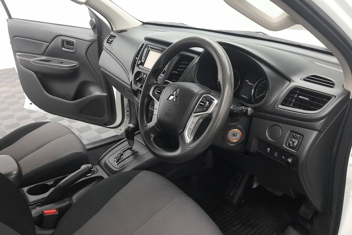 2020 Mitsubishi Triton GLX MR 4X4
