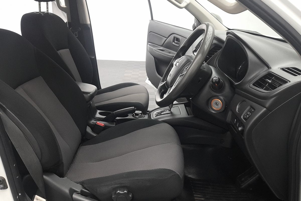 2020 Mitsubishi Triton GLX MR 4X4