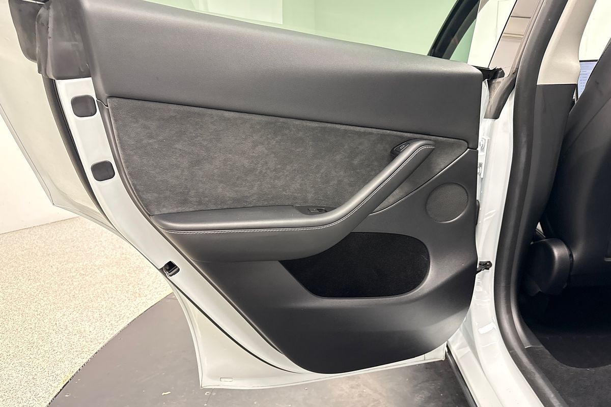 2023 Tesla Model Y Rear-Wheel Drive