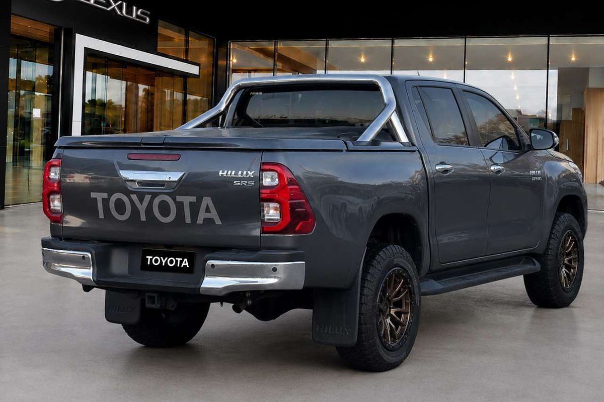 2021 Toyota Hilux SR5 + PREMIUM INTERIOR (4x4) GUN126R 4X4