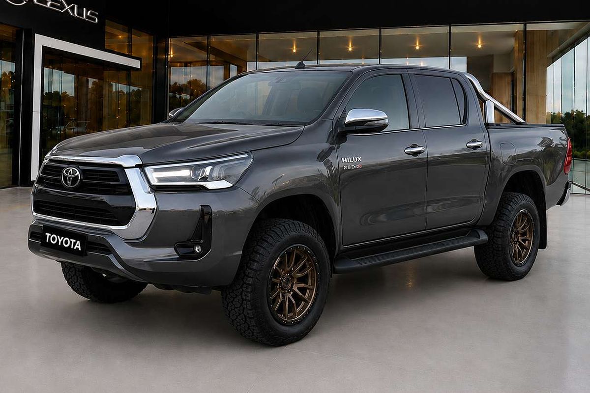 2021 Toyota Hilux SR5 + PREMIUM INTERIOR (4x4) GUN126R 4X4