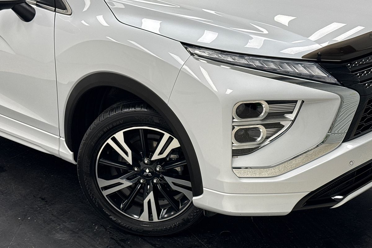 2021 Mitsubishi YB
