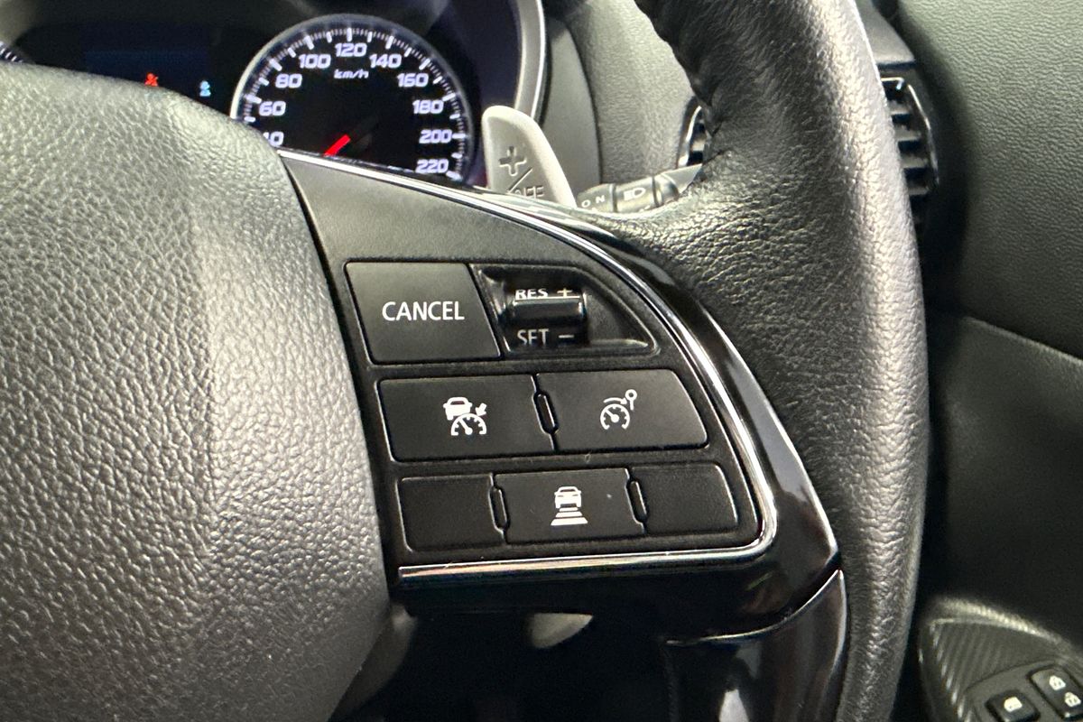 2021 Mitsubishi YB