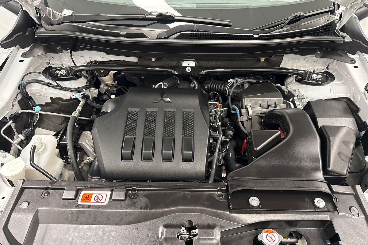 2021 Mitsubishi YB
