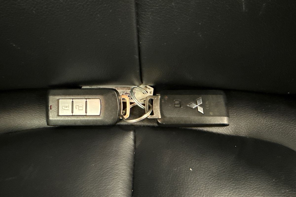 2021 Mitsubishi YB