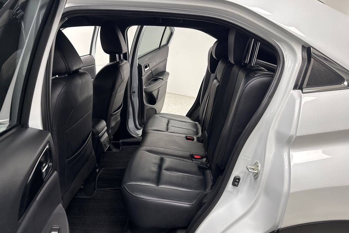 2021 Mitsubishi YB