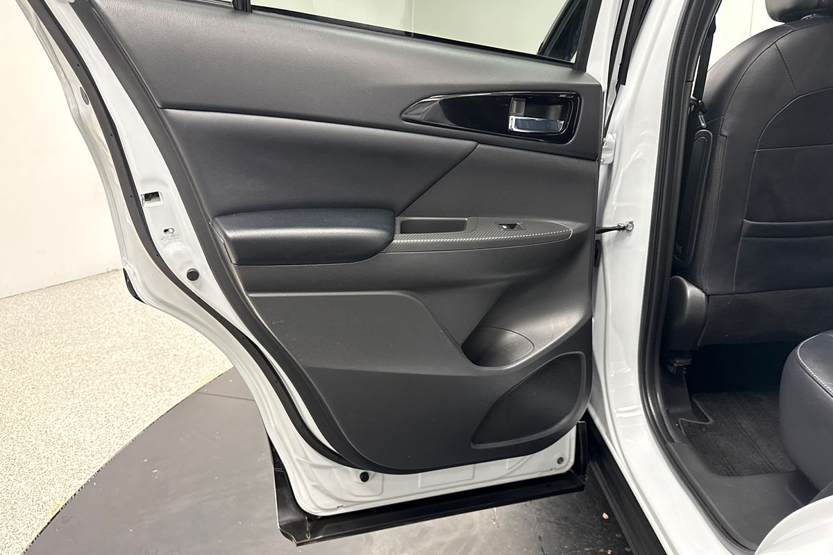 2021 Mitsubishi YB