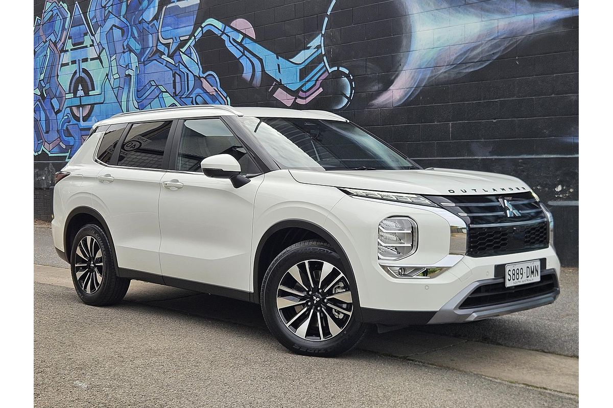 2025 Mitsubishi Outlander LS ZM