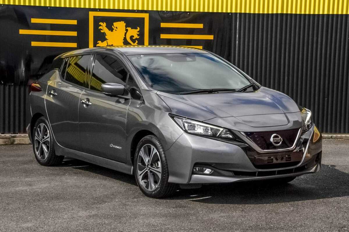 2019 Nissan LEAF  ZE1