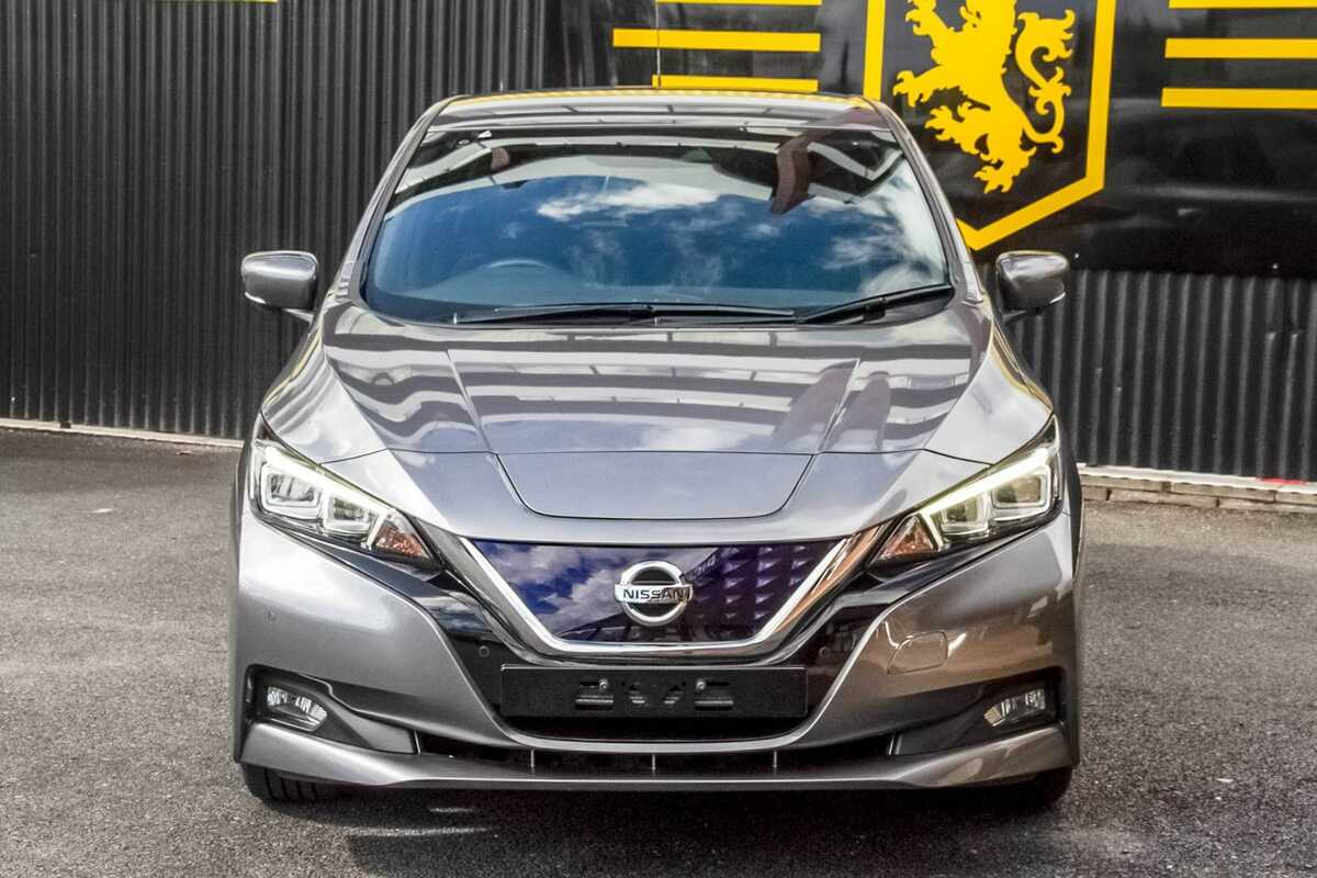 2019 Nissan LEAF  ZE1