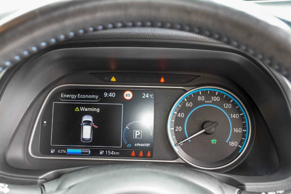 2019 Nissan LEAF  ZE1