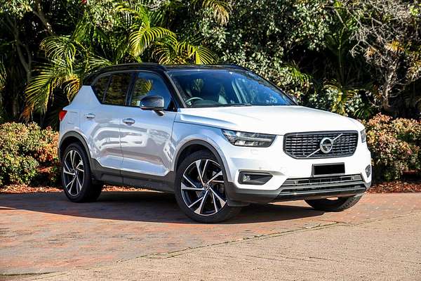 2021 Volvo XC40 T5 R-Design