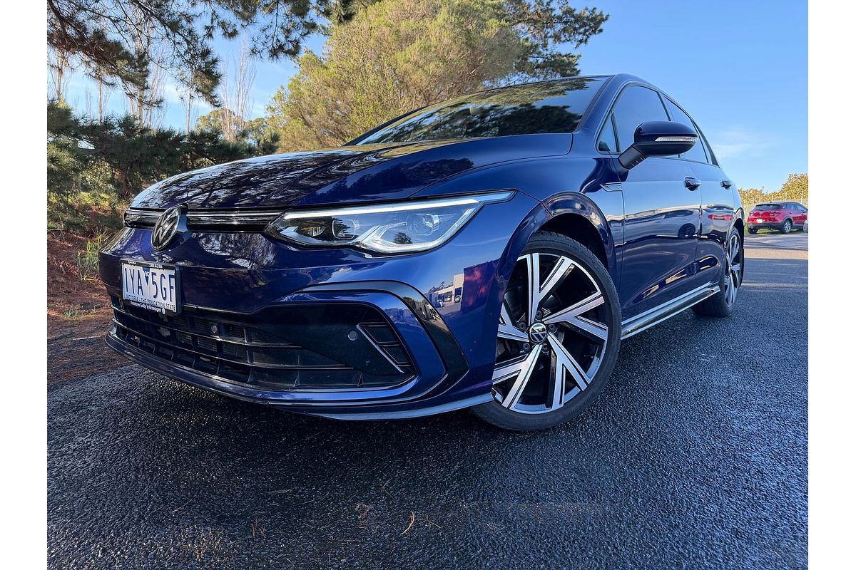 2023 Volkswagen Golf 110TSI R-Line 8