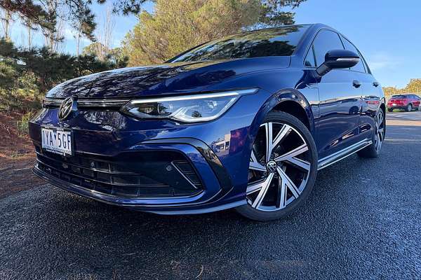 2023 Volkswagen Golf 110TSI R-Line 8