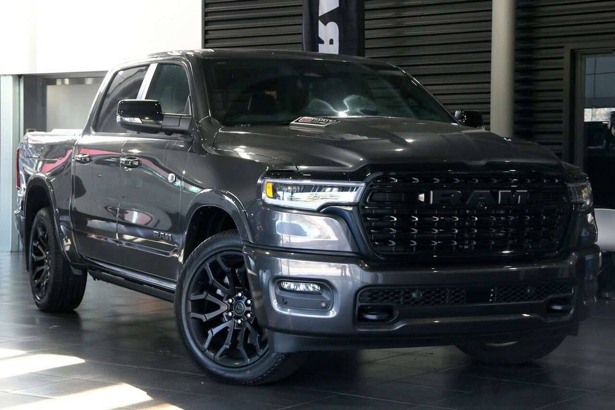 2026 RAM 1500 Express Black Edition Hurricane SO DT 4X4 SWB