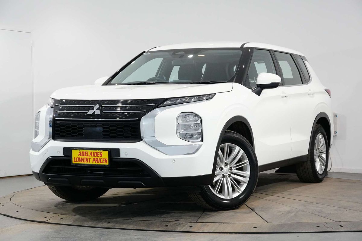 2022 Mitsubishi Outlander ES ZM