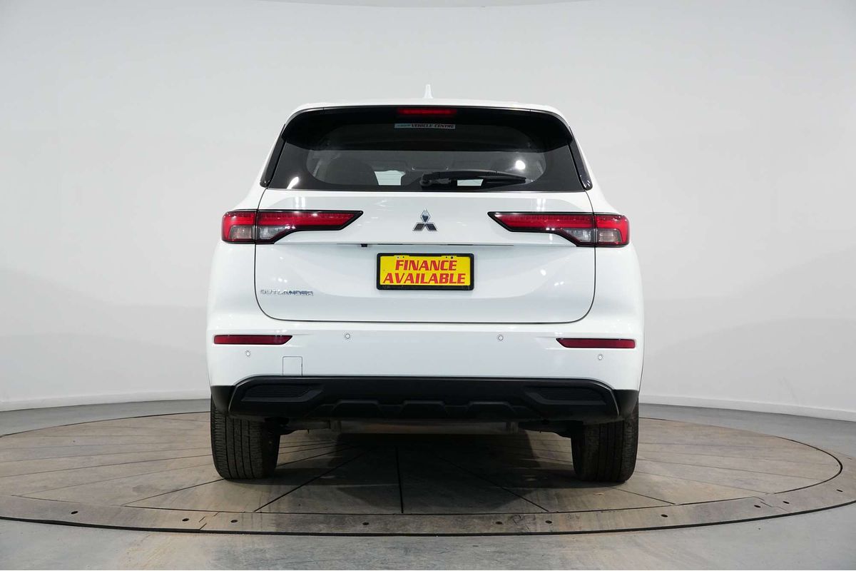 2022 Mitsubishi Outlander ES ZM
