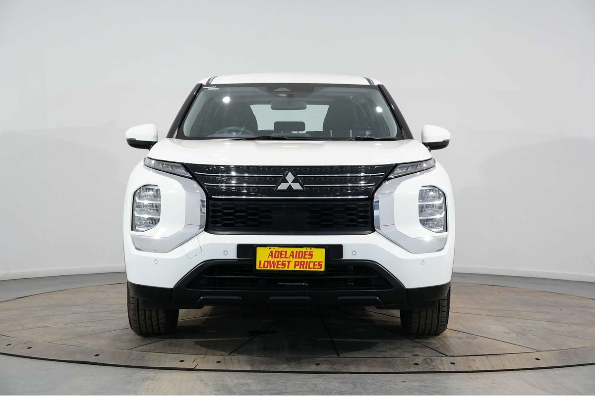 2022 Mitsubishi Outlander ES ZM