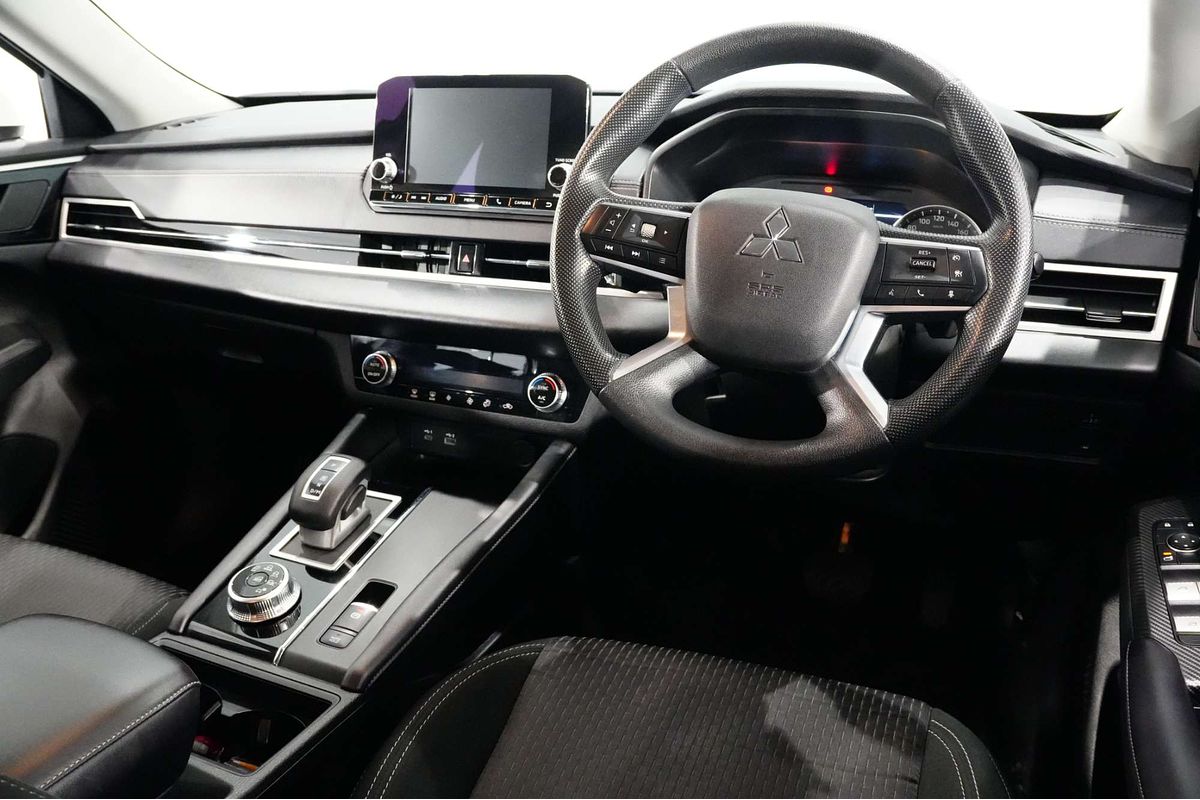 2022 Mitsubishi Outlander ES ZM