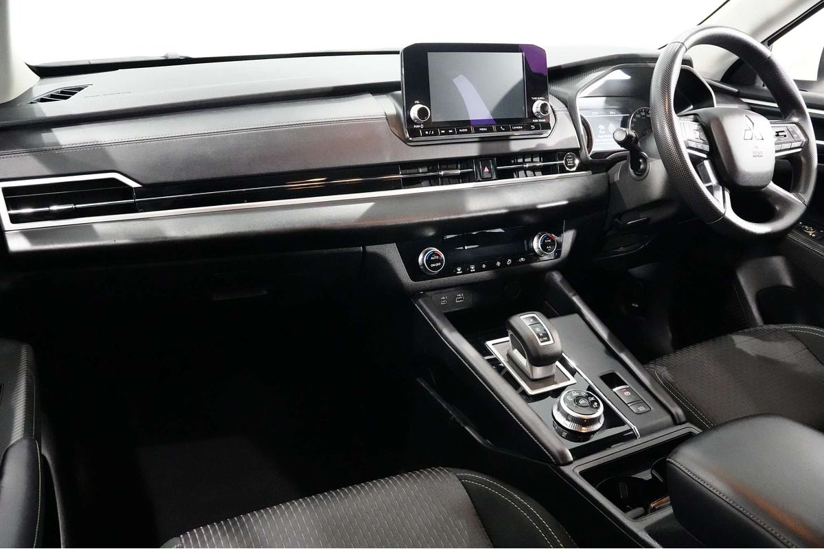 2022 Mitsubishi Outlander ES ZM