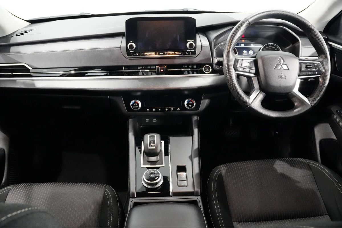 2022 Mitsubishi Outlander ES ZM