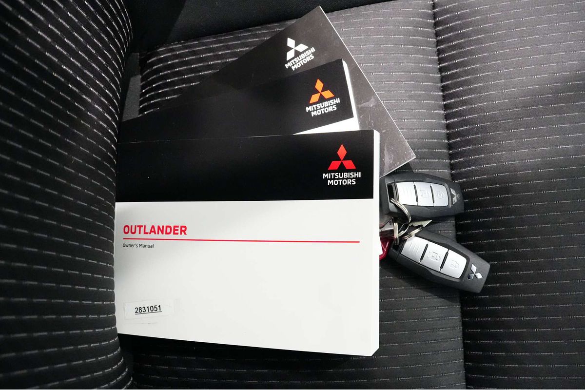 2022 Mitsubishi Outlander ES ZM