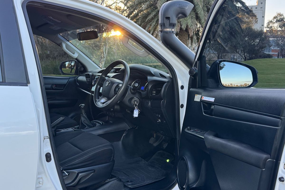 2018 Toyota Hilux SR GUN126R 4X4