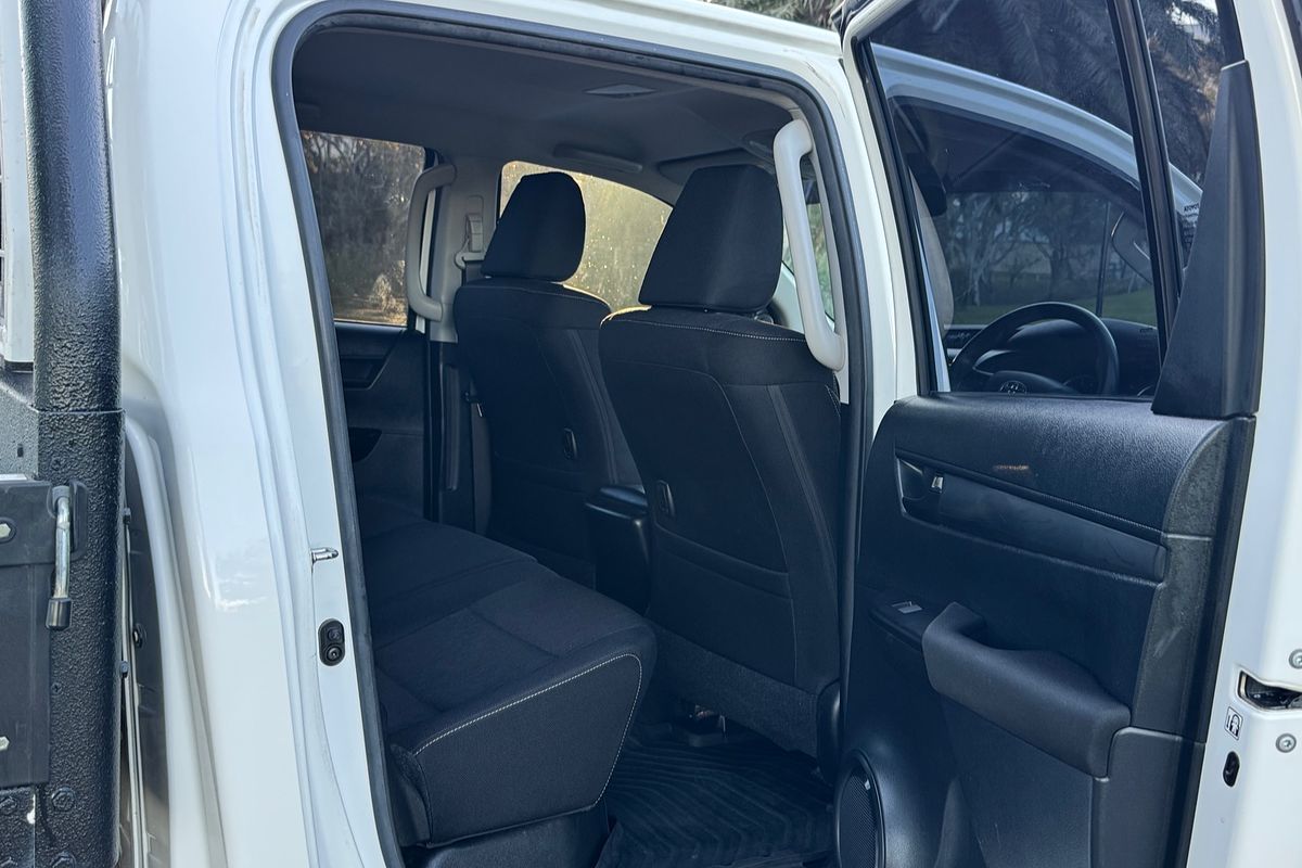 2018 Toyota Hilux SR GUN126R 4X4
