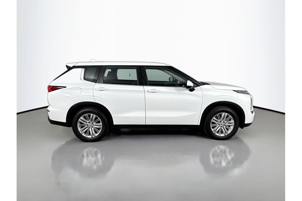 2024 Mitsubishi Outlander ES ZM