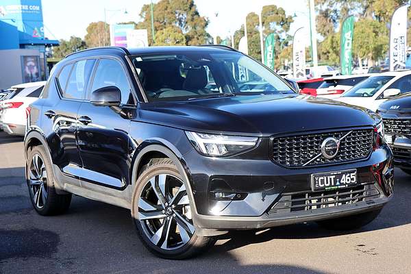 2023 Volvo XC40 Ultimate B5 Dark