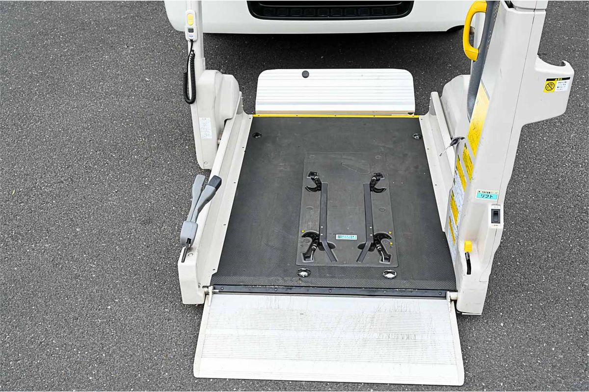 2012 Toyota Hiace DX KDH206