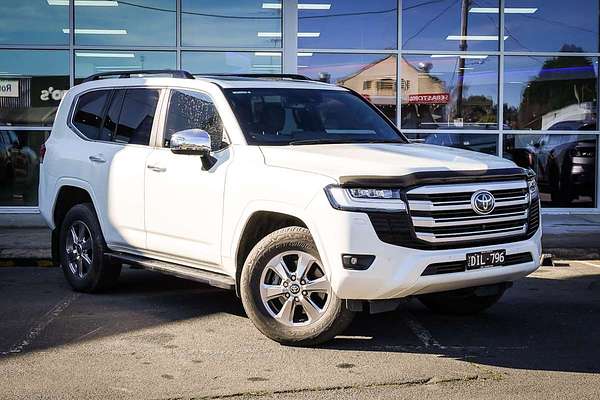 2023 Toyota Landcruiser Sahara FJA300R