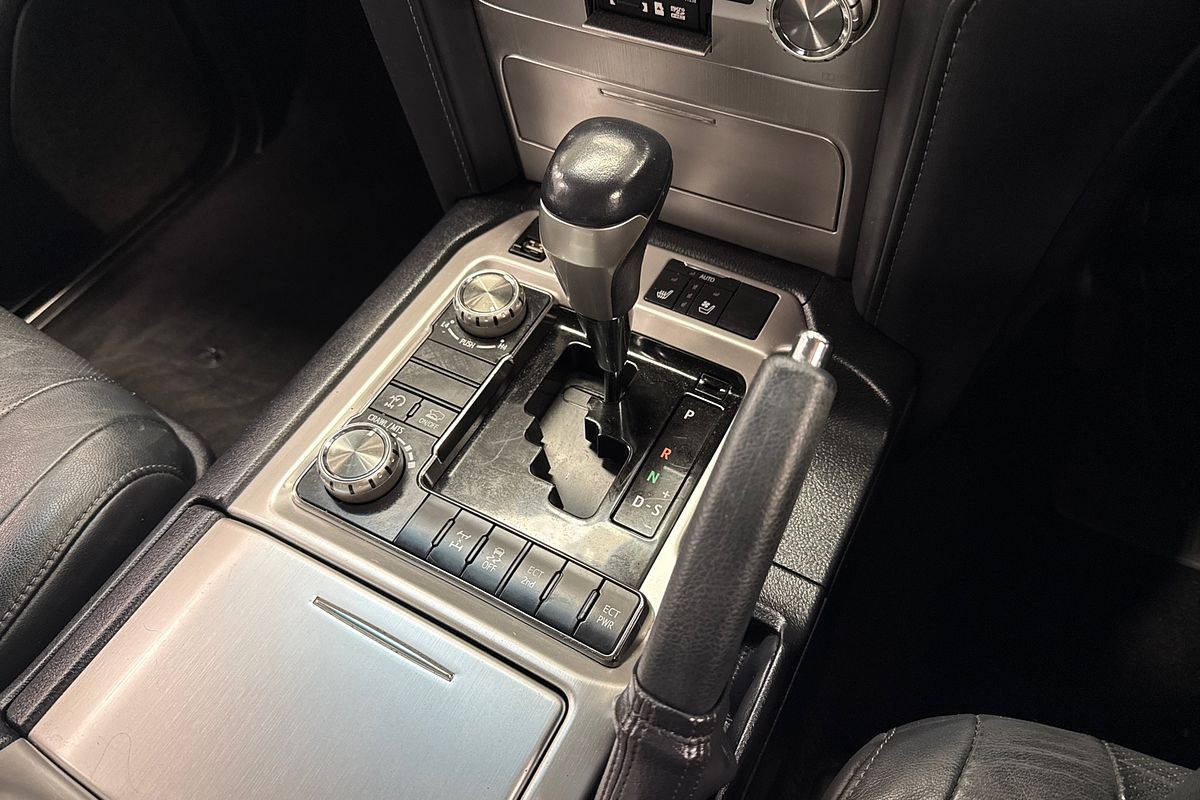 2019 Toyota Landcruiser Sahara VDJ200R