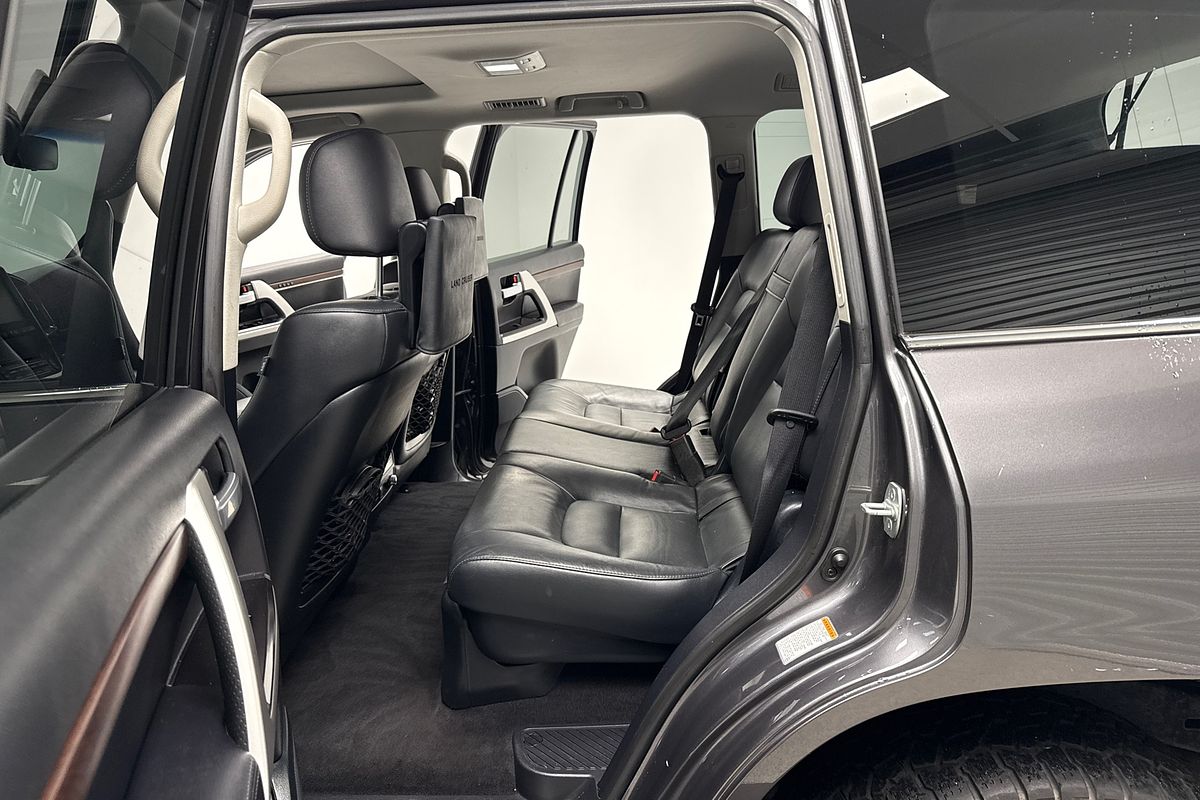 2019 Toyota Landcruiser Sahara VDJ200R