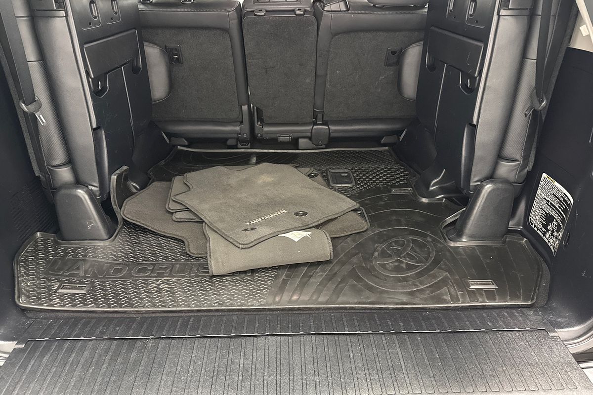 2019 Toyota Landcruiser Sahara VDJ200R