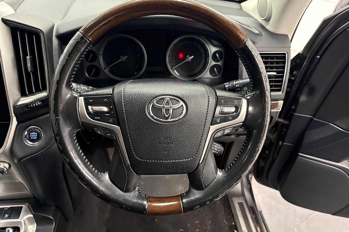 2019 Toyota Landcruiser Sahara VDJ200R