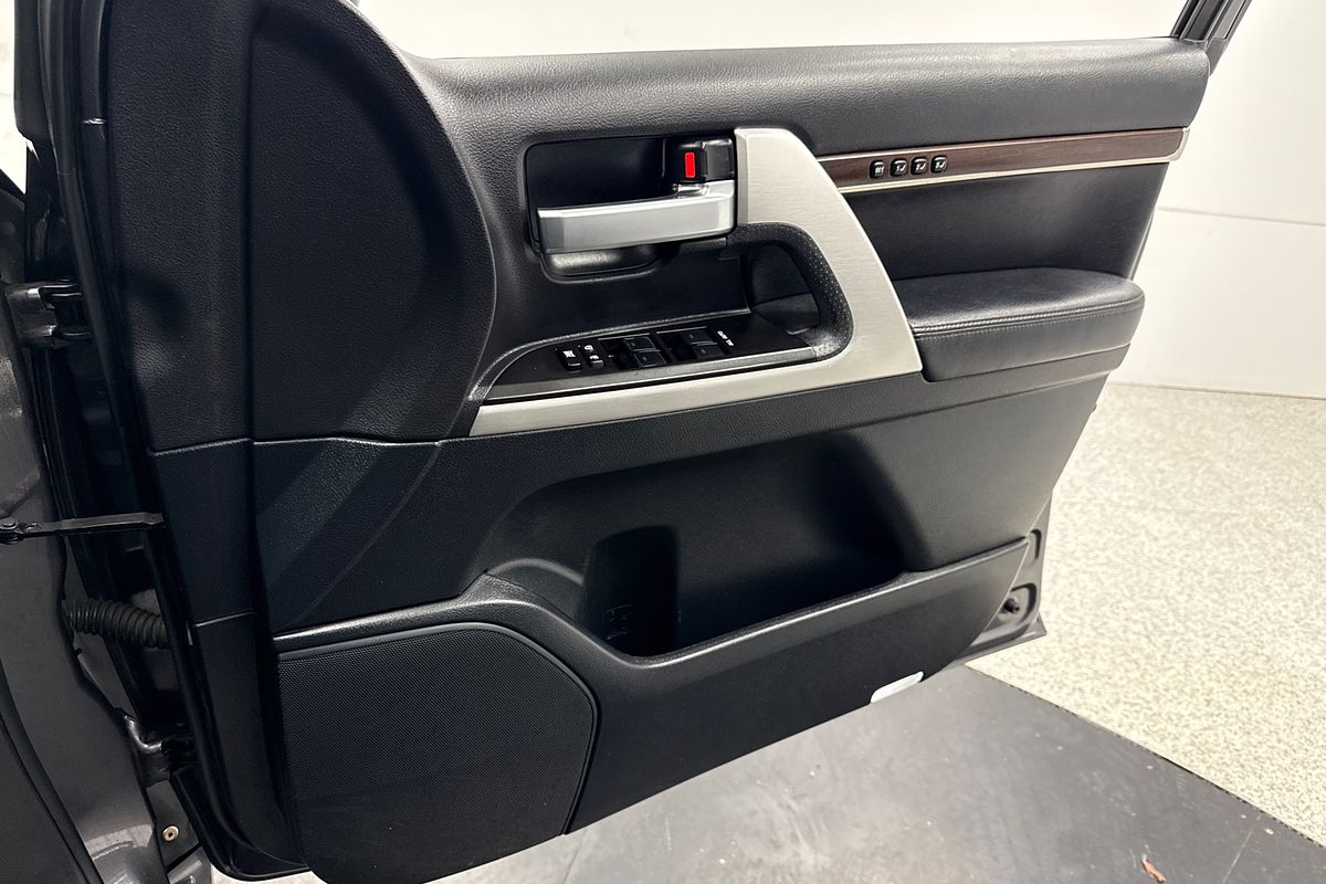 2019 Toyota Landcruiser Sahara VDJ200R