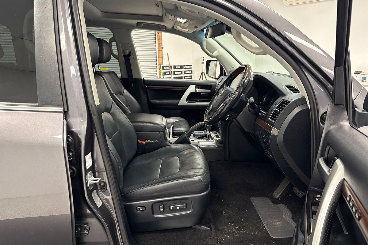 2019 Toyota Landcruiser Sahara VDJ200R
