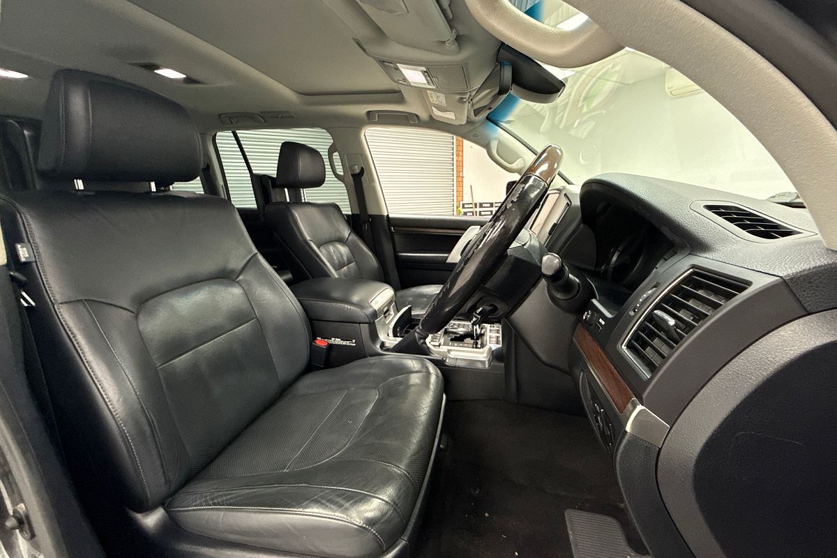 2019 Toyota Landcruiser Sahara VDJ200R