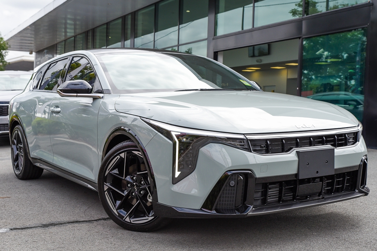 2025 Kia K4 GT-Line CL4m